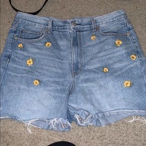 American Eagle Mom Short